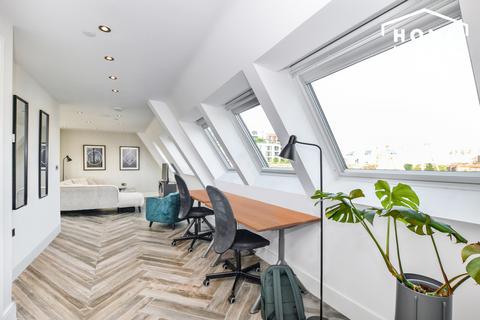 2 bedroom flat to rent, Battersea Park Road, SW8