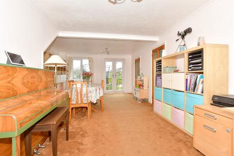 4 bedroom semi-detached house for sale, Pine Way, Folkestone CT19