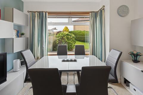 34 Burnside Gardens, Clarkston, Glasgow, G76 7QS