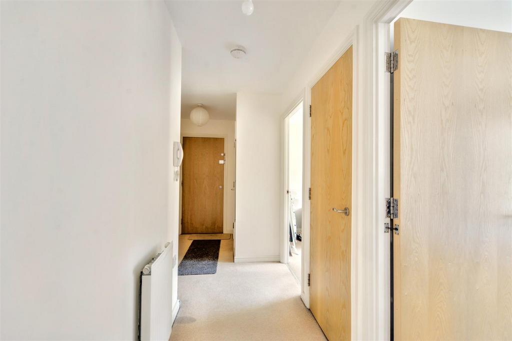 Hallway 1.jpeg