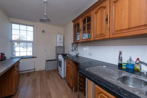 4 bedroom flat for sale, The Quadrant, Hull HU6