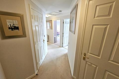 2 bedroom retirement property for sale, Windsor Way, Aldershot