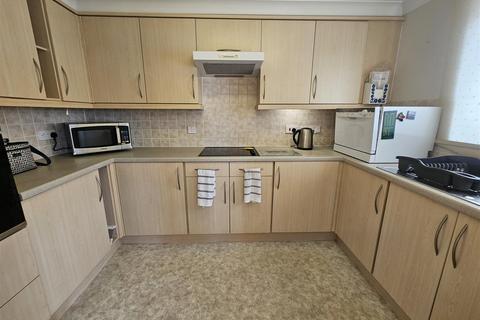 2 bedroom retirement property for sale, Windsor Way, Aldershot