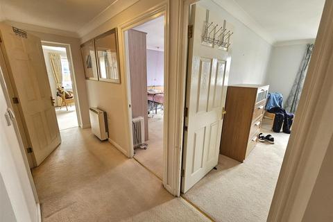 2 bedroom retirement property for sale, Windsor Way, Aldershot