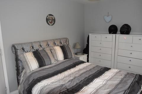 98 Eton Wick Road, Eton Wick, Windsor, SL4 6JW