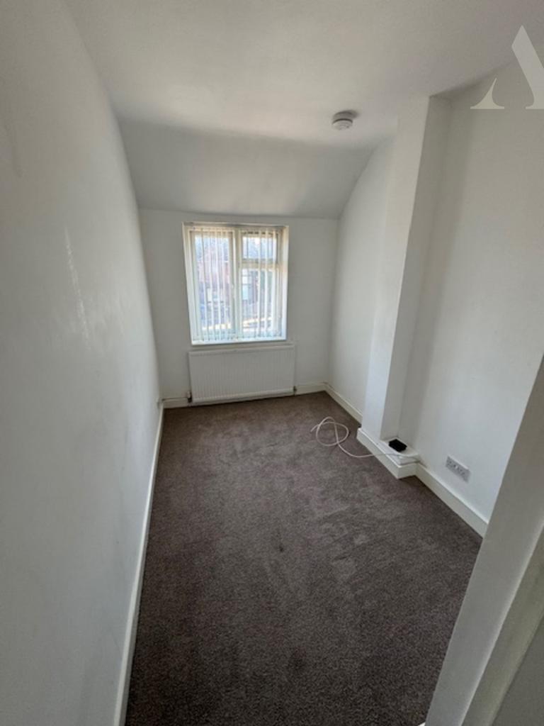 8 Chipperfield Road bedroom 4