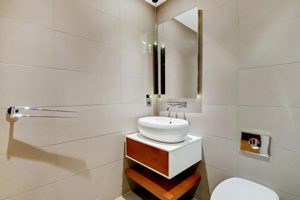 4 Bathroom-1