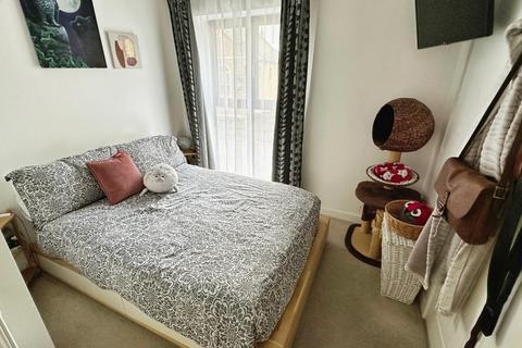 2 bedroom flat for sale, Hanham Road, Kingswood, Bristol