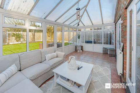 30 High Road, Rayleigh, SS6 7AA