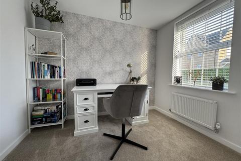4 bedroom detached house for sale, Paddock Way, Skelmanthorpe, Huddersfield HD8 9GW
