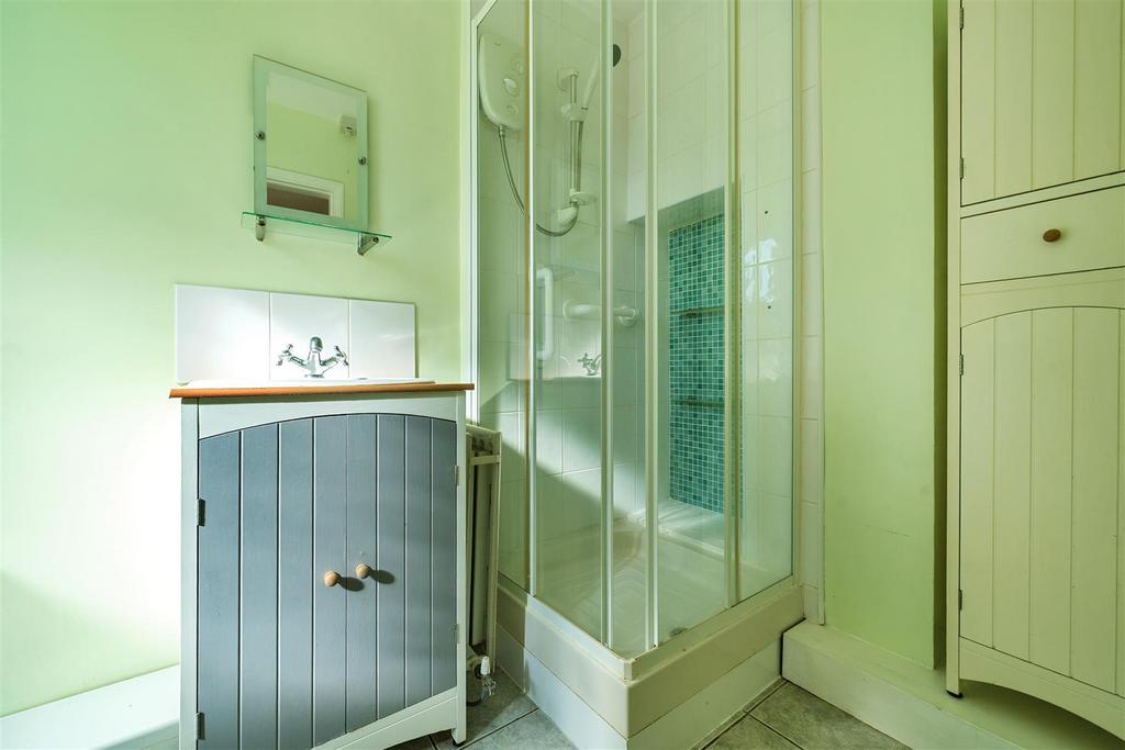 Downstairs bathroom:
