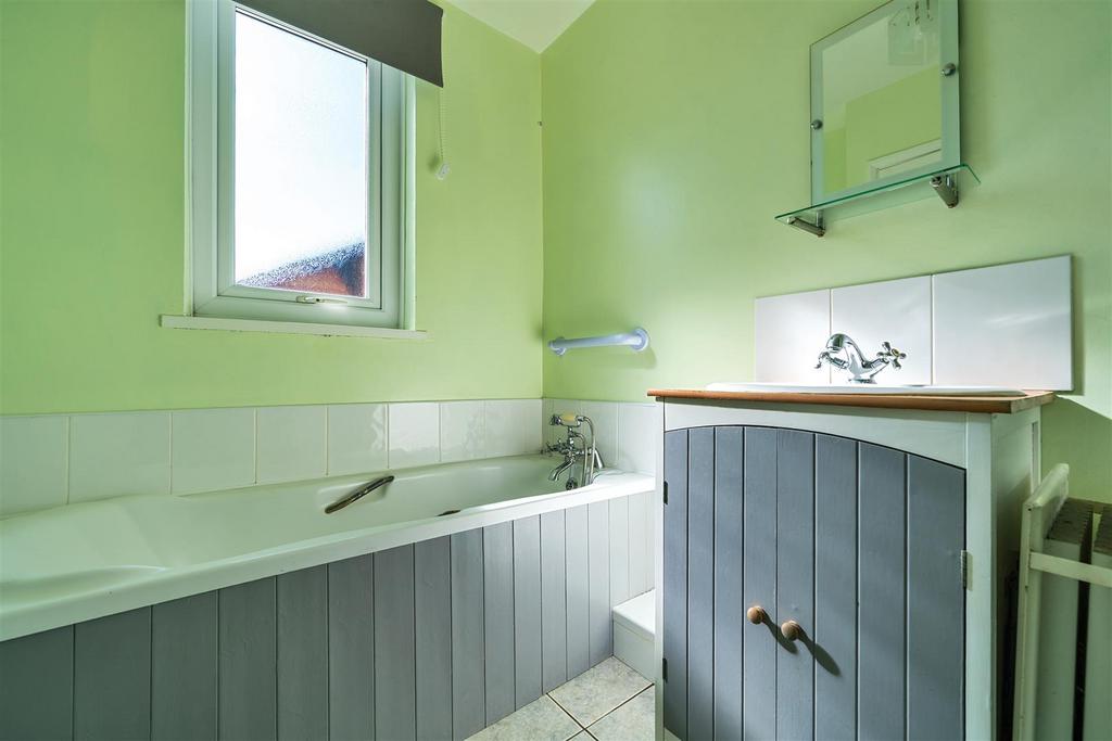 Downstairs bathroom: