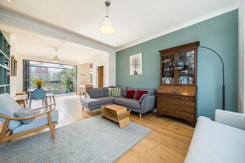 31 Casslee Road, London, SE6 4XH