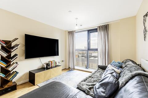1 bedroom flat to rent,  Millharbour, London E14
