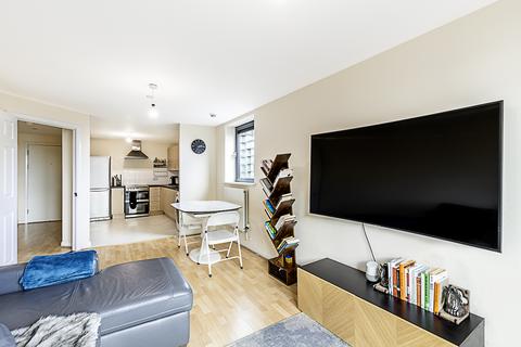 1 bedroom flat to rent,  Millharbour, London E14