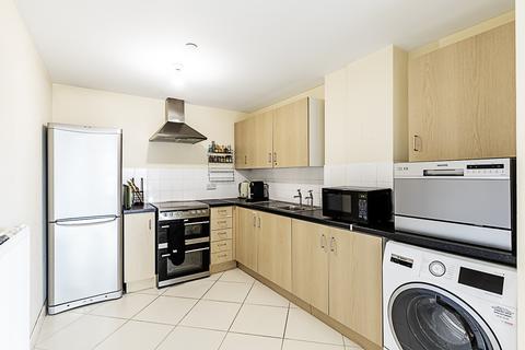 1 bedroom flat to rent,  Millharbour, London E14
