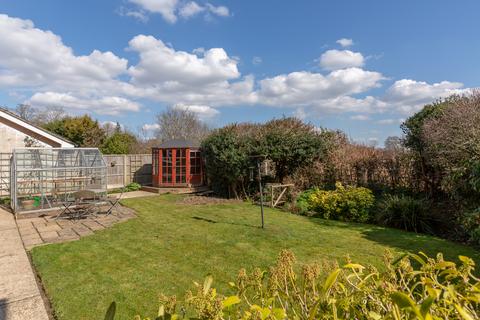 4 bedroom detached house for sale, Stonecourt Close, Horley, Surrey, RH6