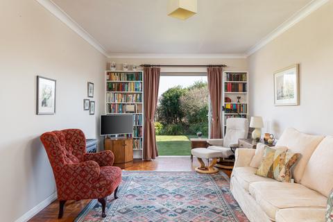 4 bedroom detached house for sale, Stonecourt Close, Horley, Surrey, RH6
