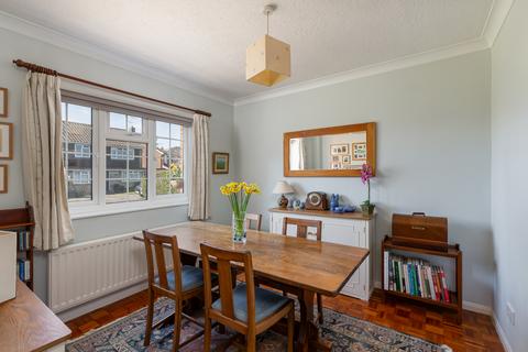 4 bedroom detached house for sale, Stonecourt Close, Horley, Surrey, RH6