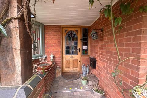 3 bedroom semi-detached house for sale, Mayswood Road, Wootton Wawen B95