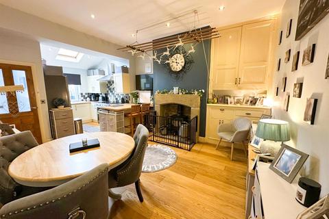 7 Spring Gardens, Cowling, Keighley, BD22 0AX