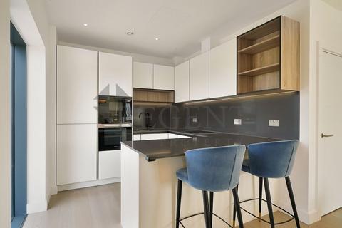 3 bedroom apartment to rent, Fairbank House, Beaufort Square, NW9