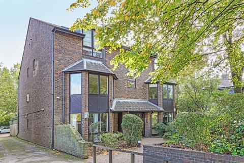 2 bedroom flat for sale, Castelnau, Barnes, London, SW13