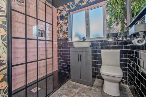 23 Tyersal Close, Bradford, BD4 8HE