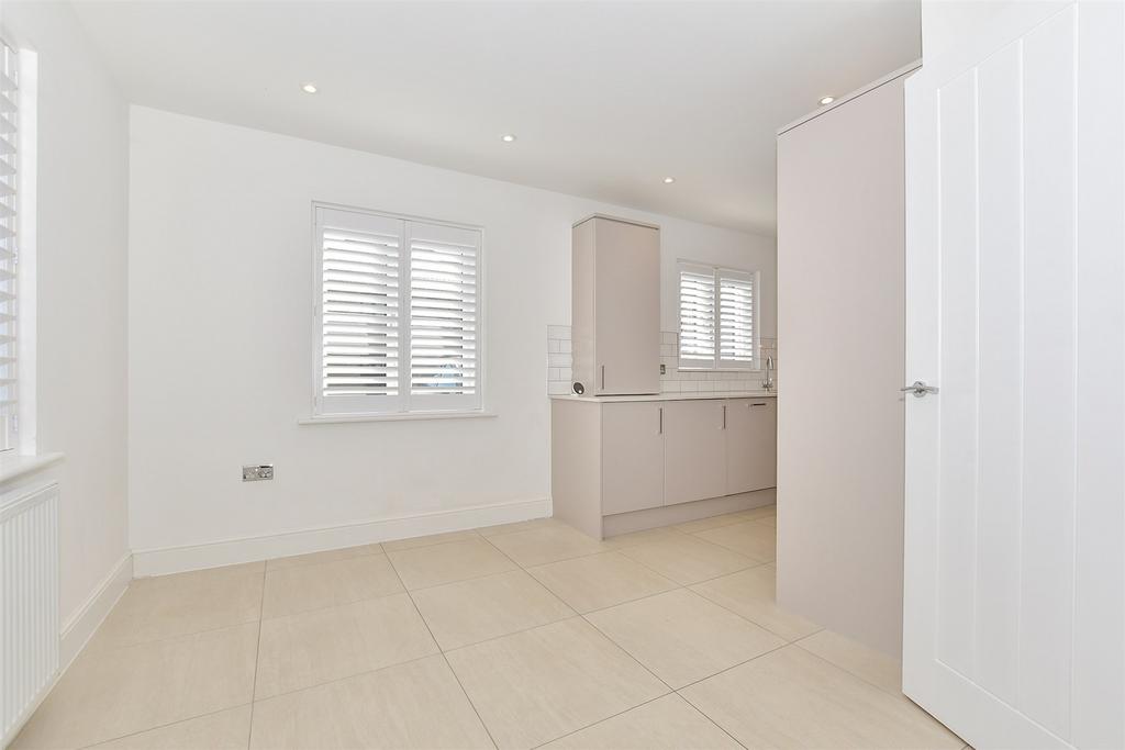 Kitchen/Dining Area