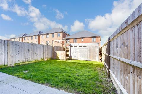 2 Poplar Drive, Deal, CT14 9ZG