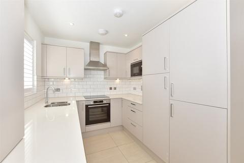2 Poplar Drive, Deal, CT14 9ZG