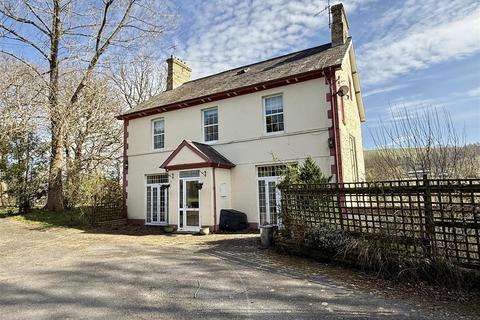 7 bedroom property with land for sale, Tregaron