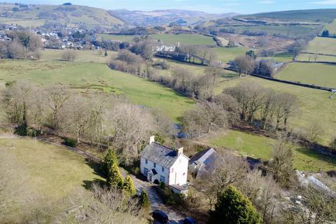 7 bedroom property with land for sale, Tregaron