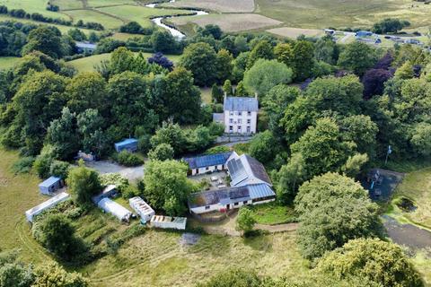 7 bedroom property with land for sale, Tregaron