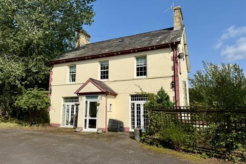 7 bedroom property with land for sale, Tregaron