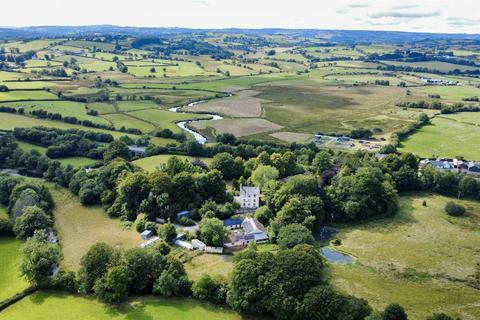 7 bedroom property with land for sale, Tregaron