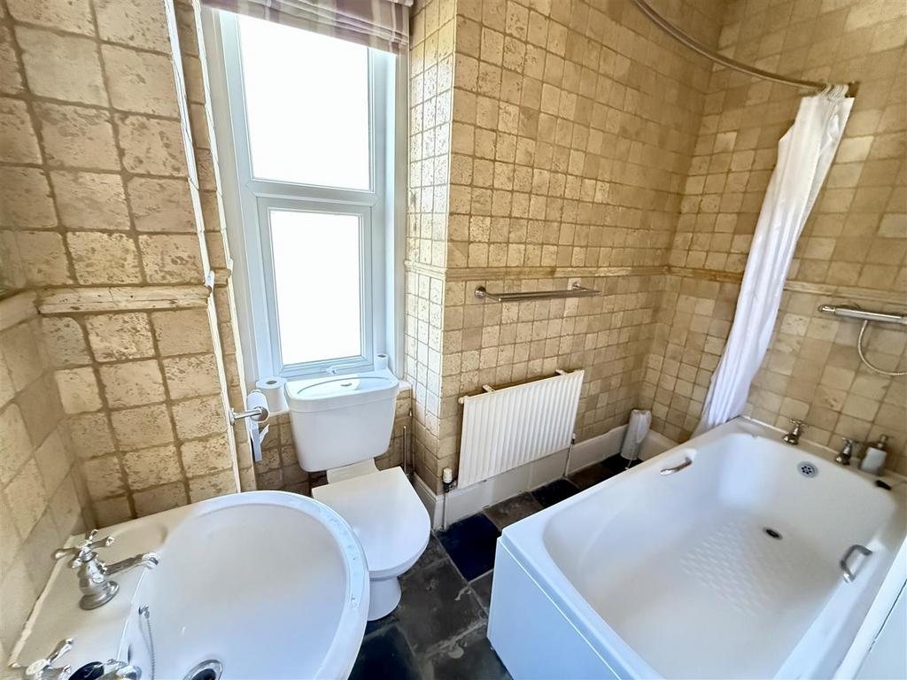 Ensuite bathroom