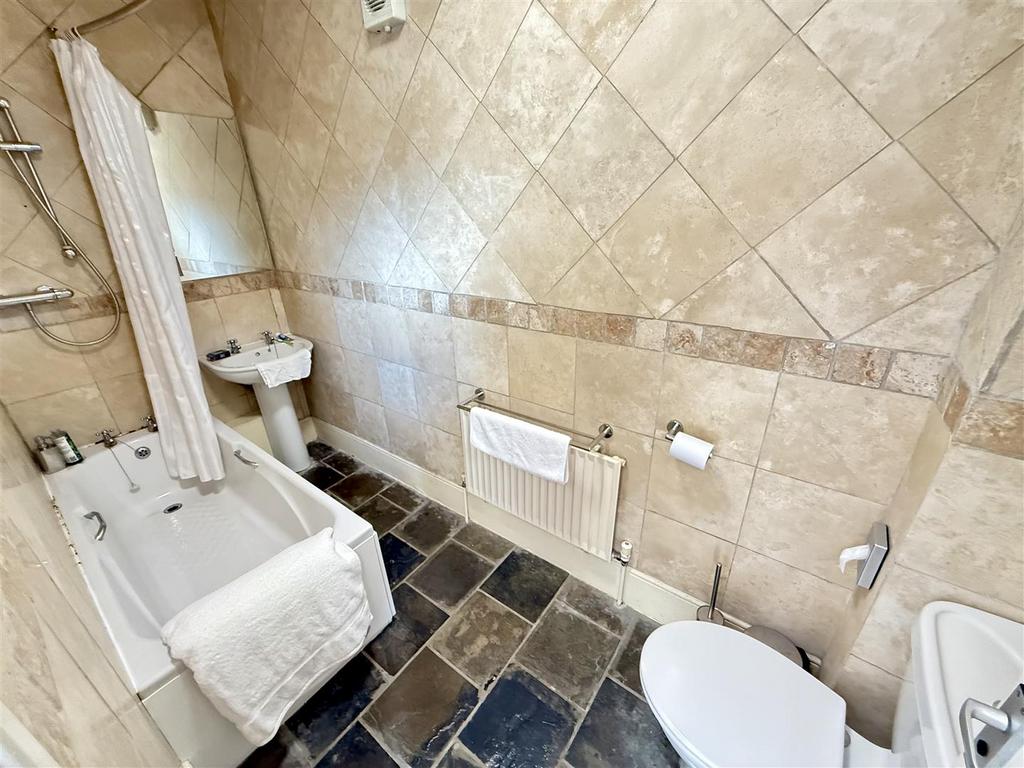 Ensuite bathroom