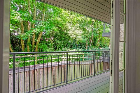 2 bedroom retirement property to rent, Gloucester Road, Bath BA1