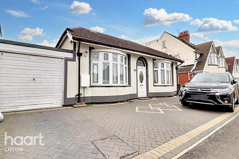6 bedroom bungalow for sale, Arundel Road, Luton