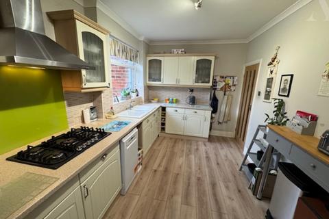 4 bedroom semi-detached house for sale, Kingshurst, Birmingham B36