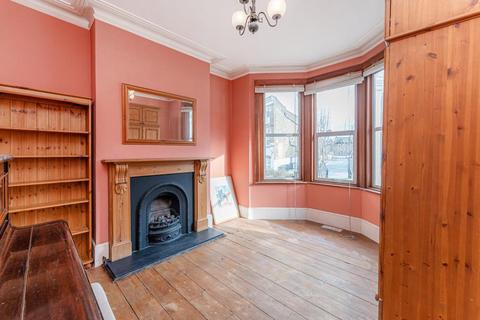 3 bedroom terraced house to rent, Millfields Road, Hackney, E5