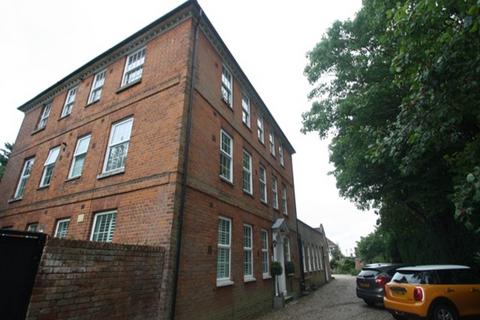 2 bedroom flat to rent, Spriggs Oak, Epping,