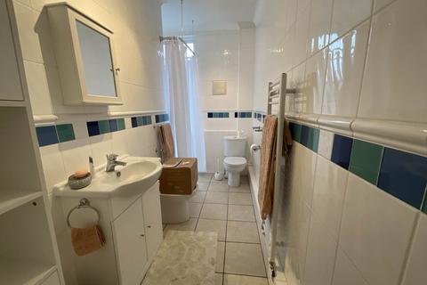 2 bedroom flat to rent, Spriggs Oak, Epping,