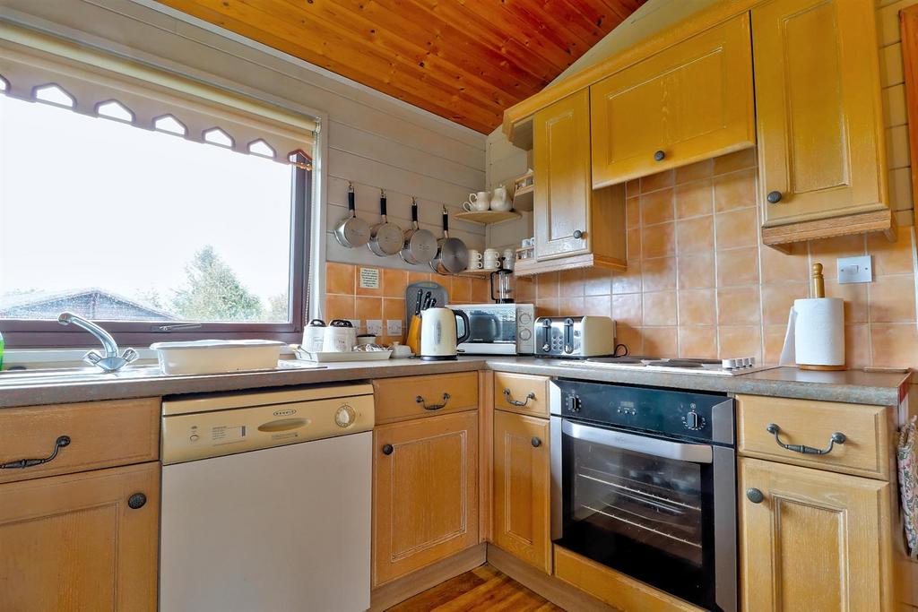 Kitchen .3.jpg