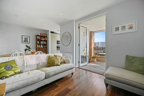 2 bedroom flat for sale, Rosenburg Road, Acton