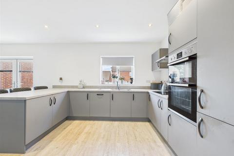 17 Alderman Road, Gloucester, GL1 3NB