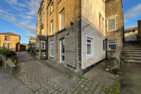 Property to rent, France Hill, Huddersfield HD9