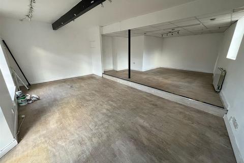 Property to rent, France Hill, Huddersfield HD9