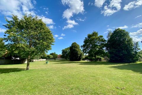 12 Undermill Road, Upper Beeding, Steyning, BN44 3JG